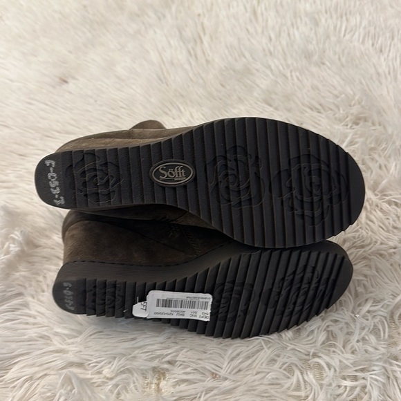 NEW $150 Sofft Shary DK Taupe Suede Wedge ankle bootie women size 9 - Picture 7 of 9